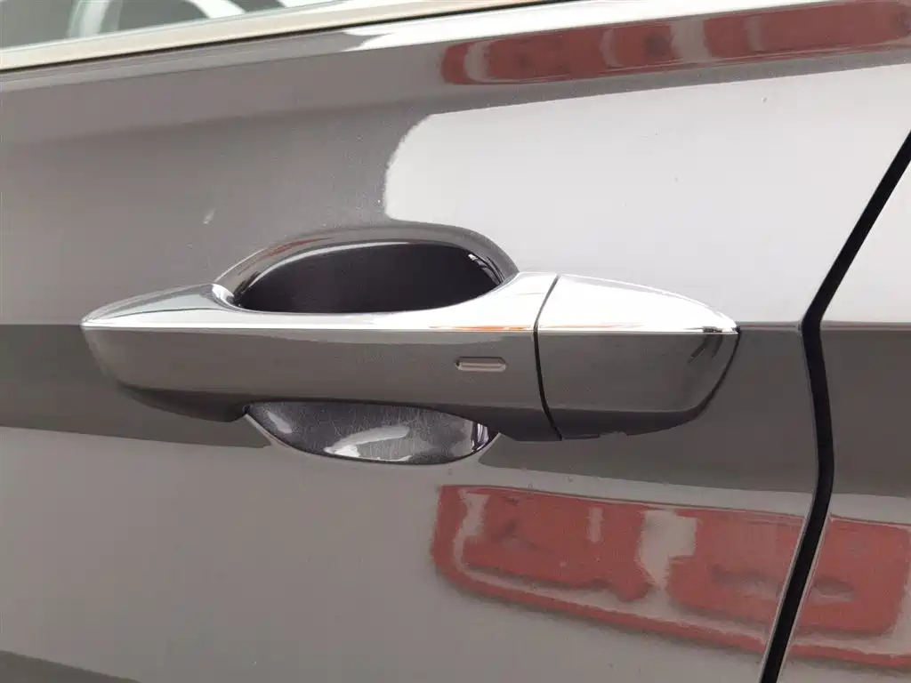 VOLKSWAGEN SAGITAR 2021