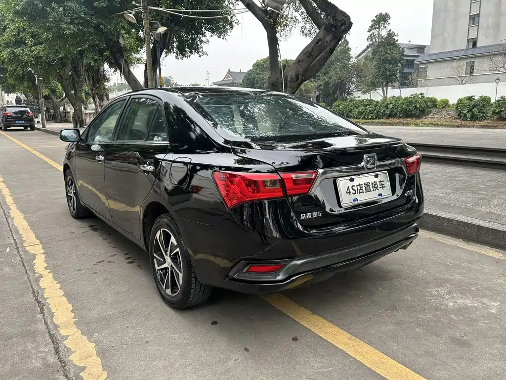 ZOTYE Z300 2015