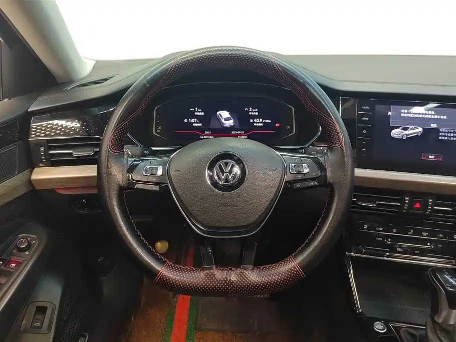 VOLKSWAGEN PASSAT 2020