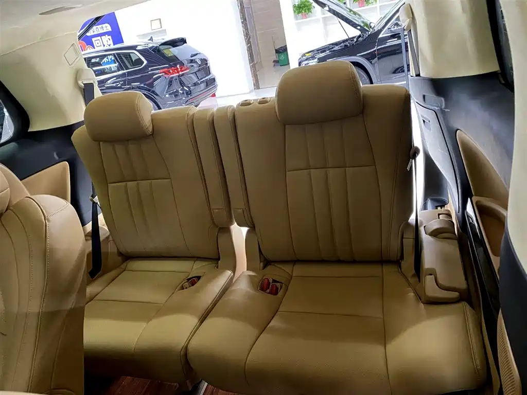 TOYOTA ALPHARD 2012