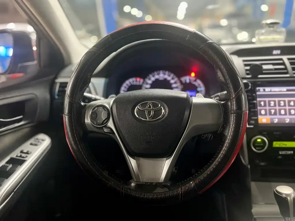 TOYOTA CAMRY 2014