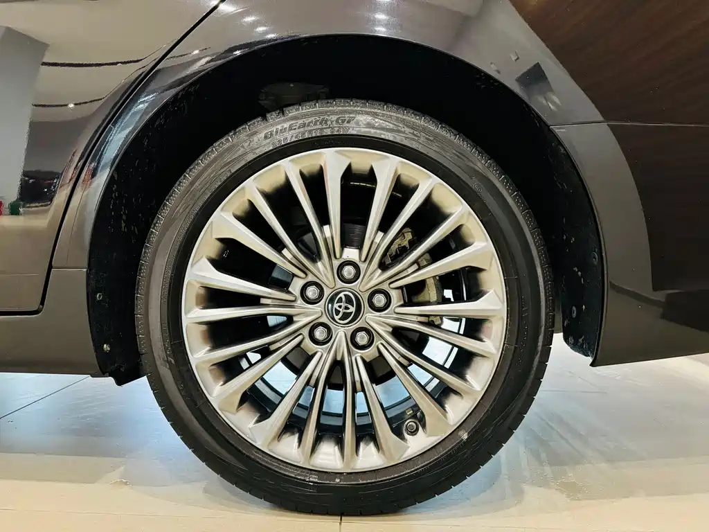 TOYOTA AVALON 2019