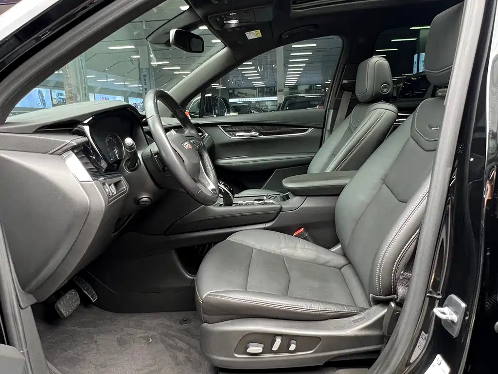 CADILLAC XT6 2021
