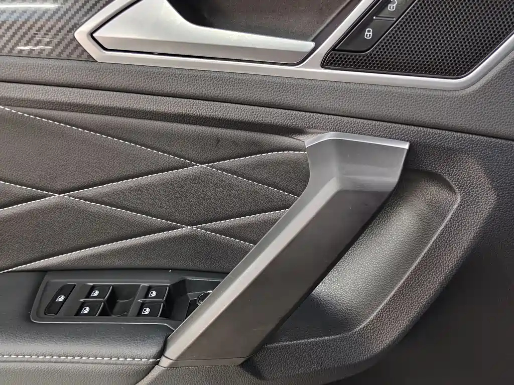 VOLKSWAGEN TIGUAN L 2023