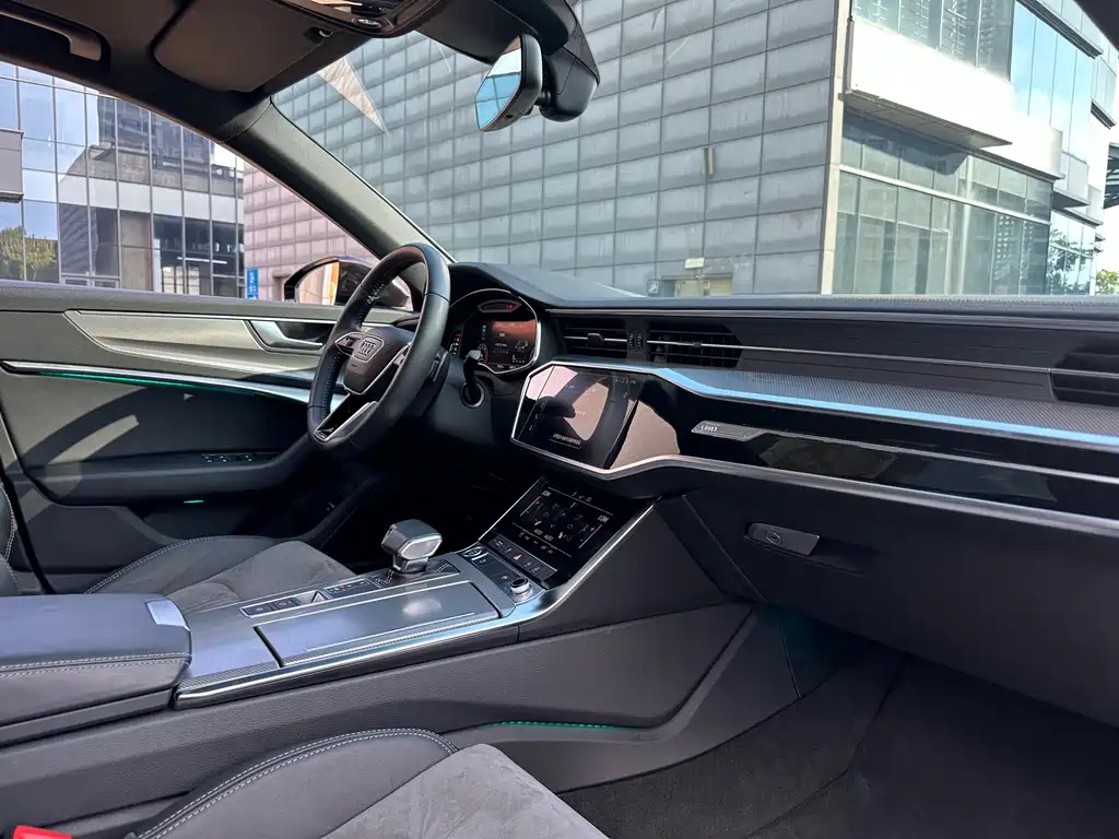 AUDI A6L 2020
