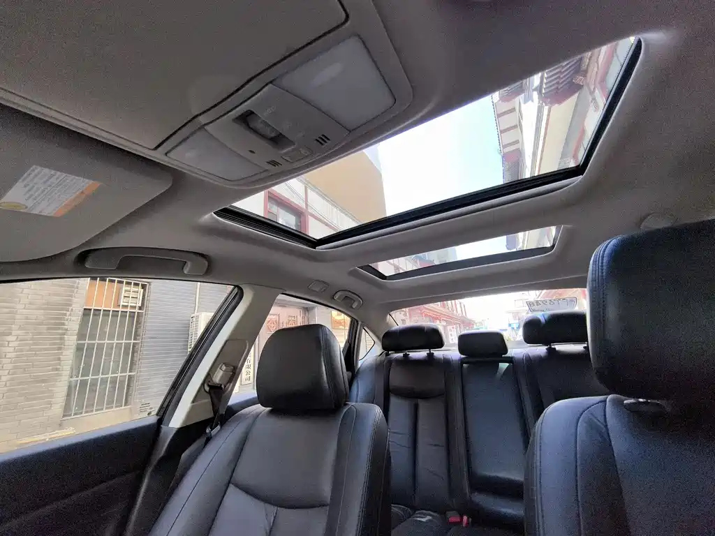 NISSAN TEANA 2012