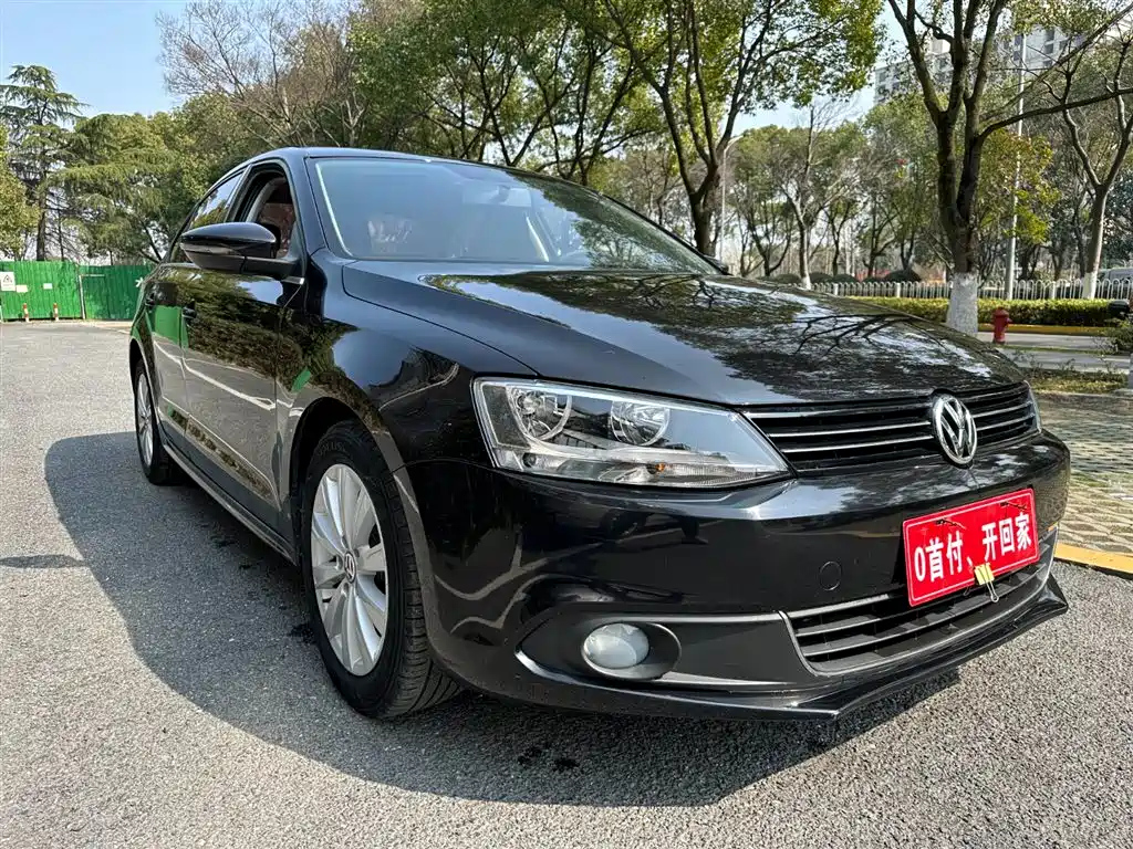 VOLKSWAGEN SAGITAR 2014