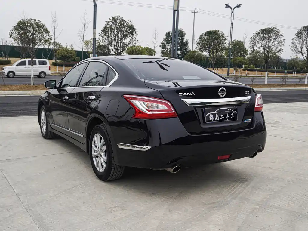 NISSAN TEANA 2015