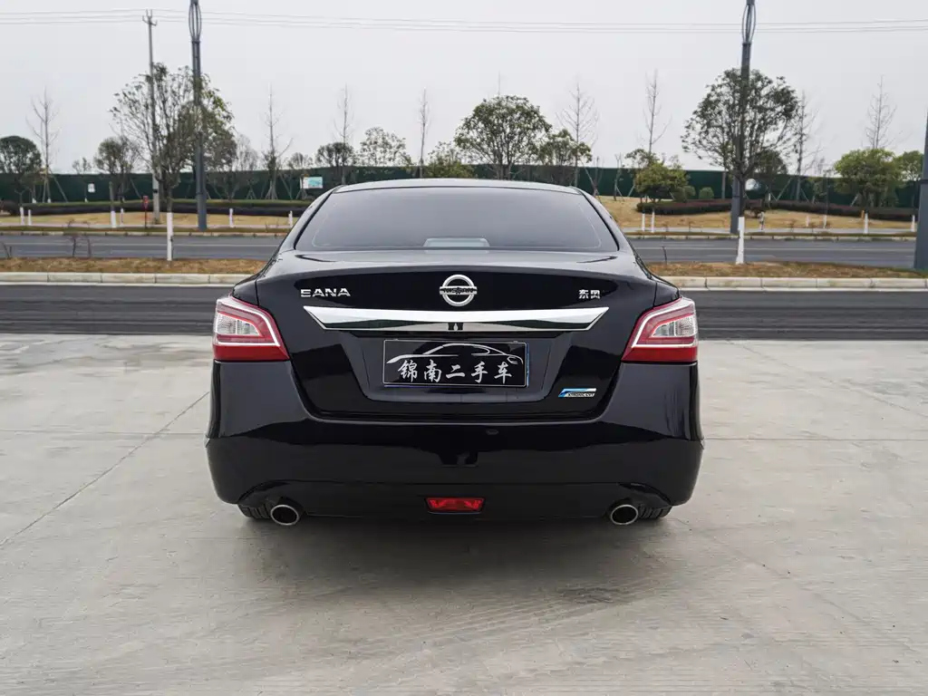NISSAN TEANA 2015