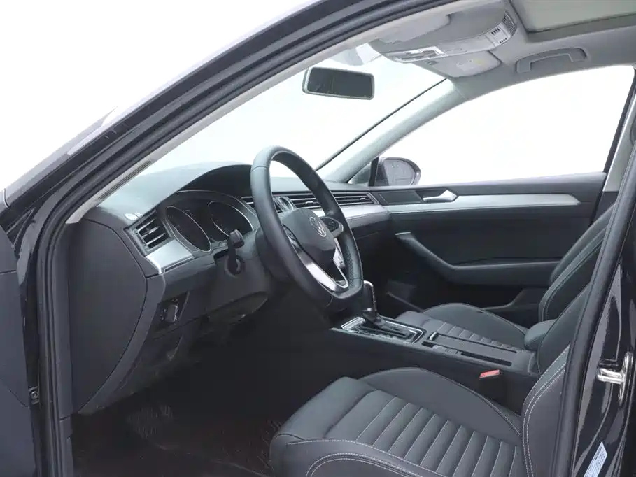 VOLKSWAGEN MAGOTAN 2022