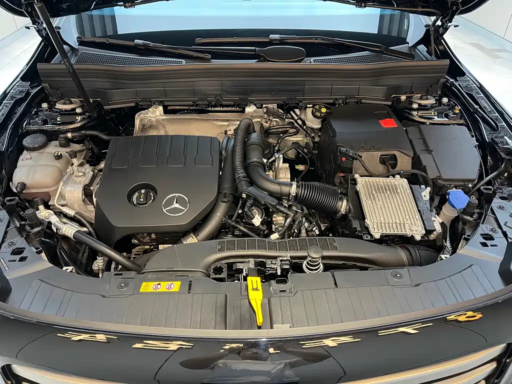 MERCEDES BENZ GLB 2023