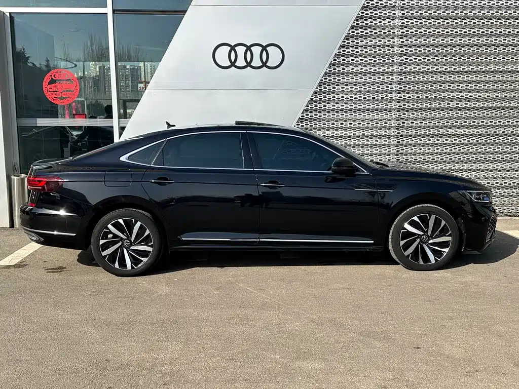 VOLKSWAGEN PASSAT 2022