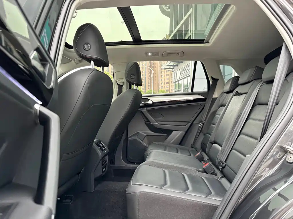 VOLKSWAGEN TAYRON 2021