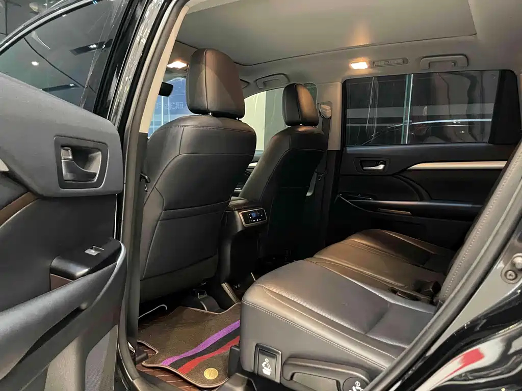TOYOTA HIGHLANDER 2019
