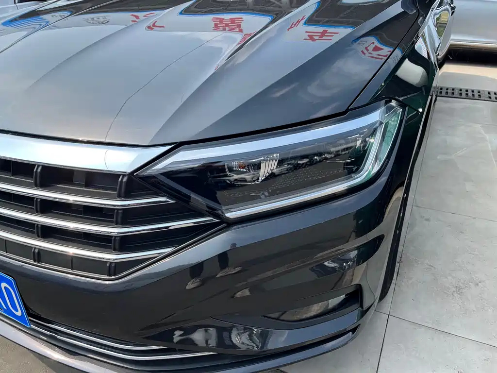 VOLKSWAGEN SAGITAR 2020