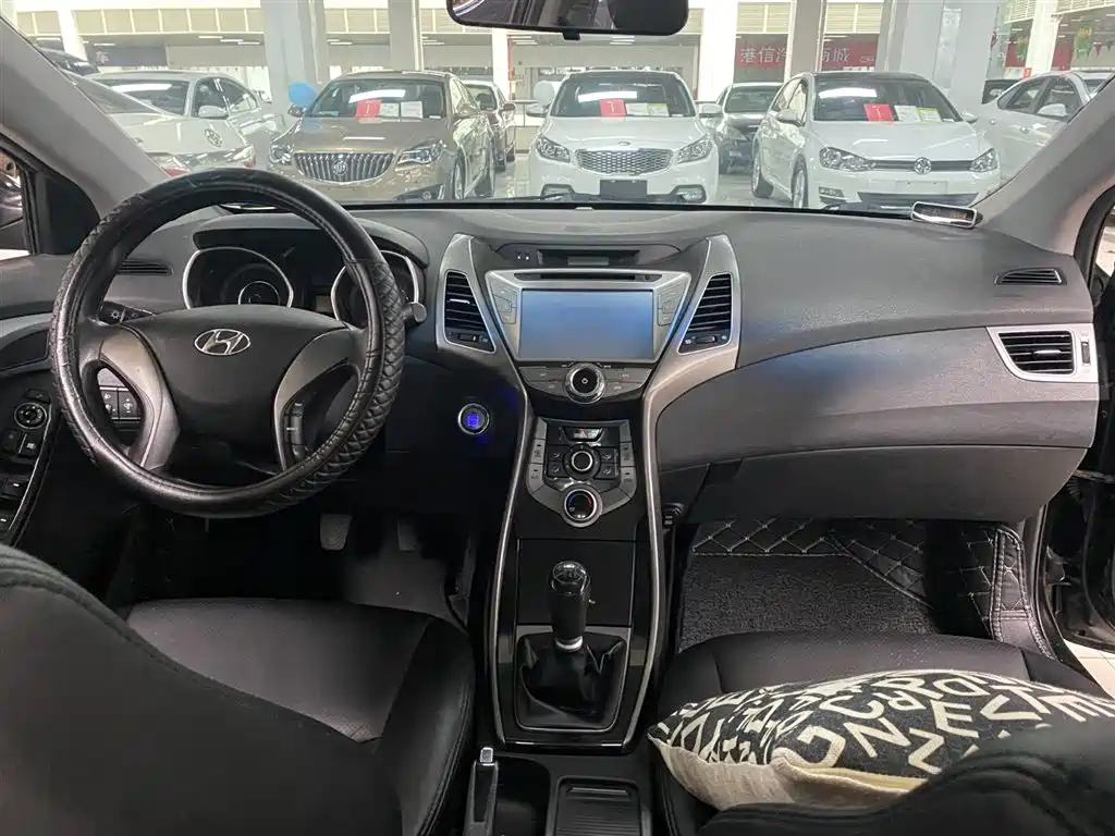 HYUNDAI ELANTRA 2016
