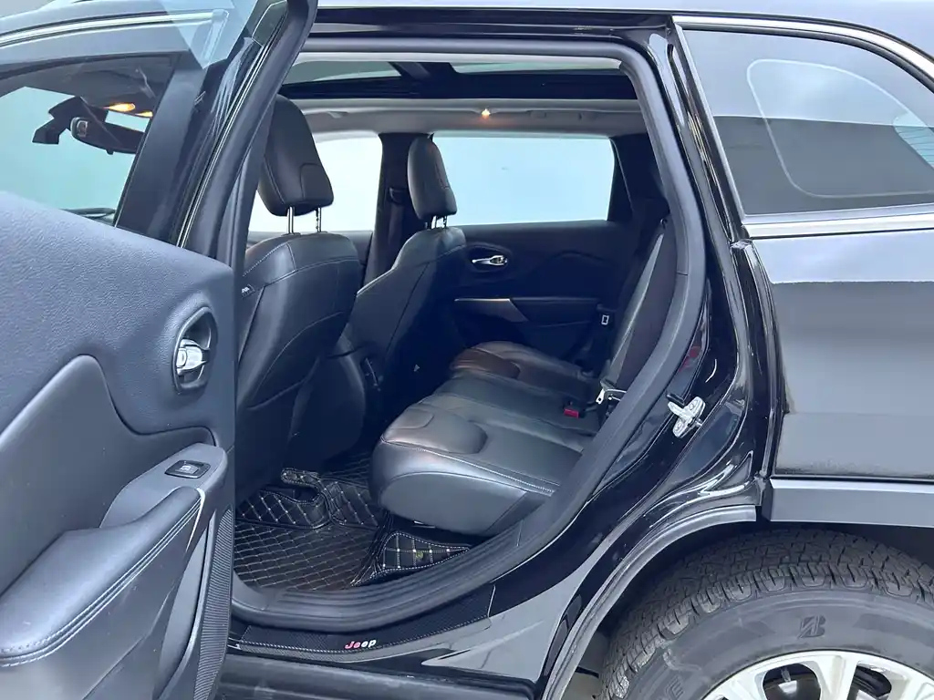 JEEP CHEROKEE 2019