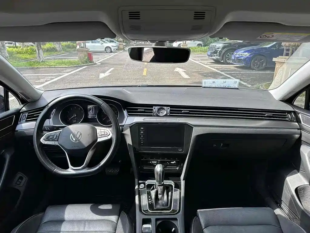 VOLKSWAGEN MAGOTAN 2020