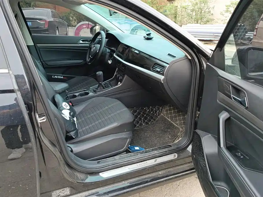 VOLKSWAGEN LAVIDA 2019