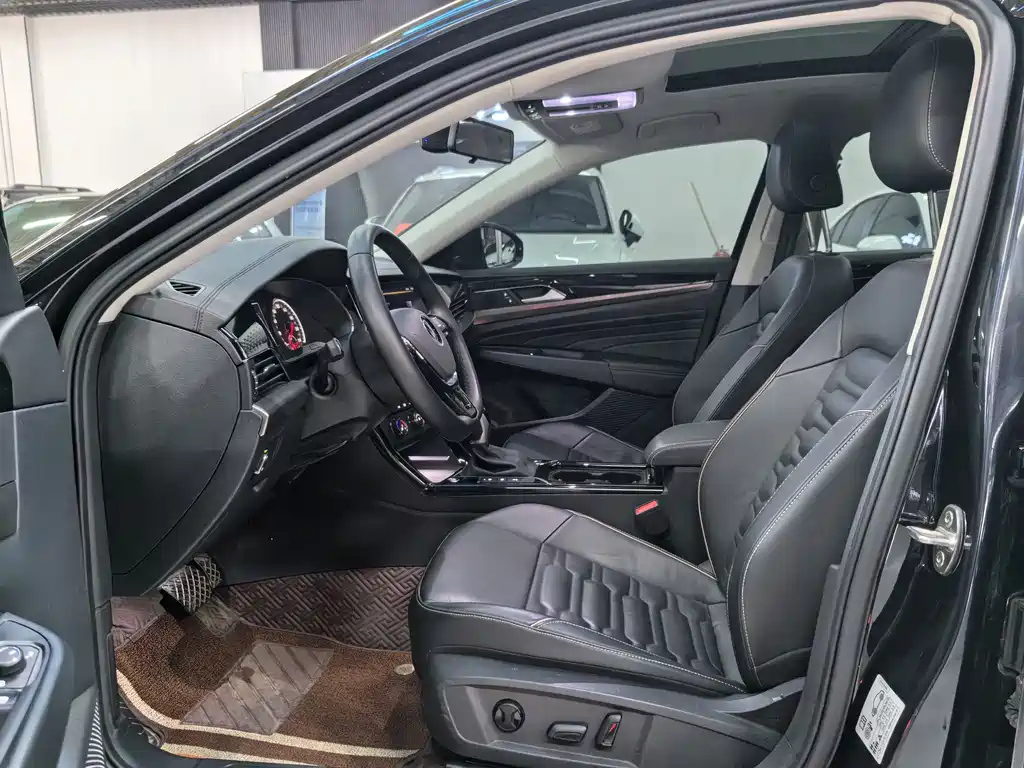 VOLKSWAGEN PASSAT 2021