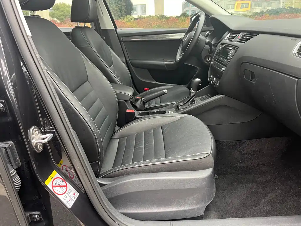 SKODA OCTAVIA 2016