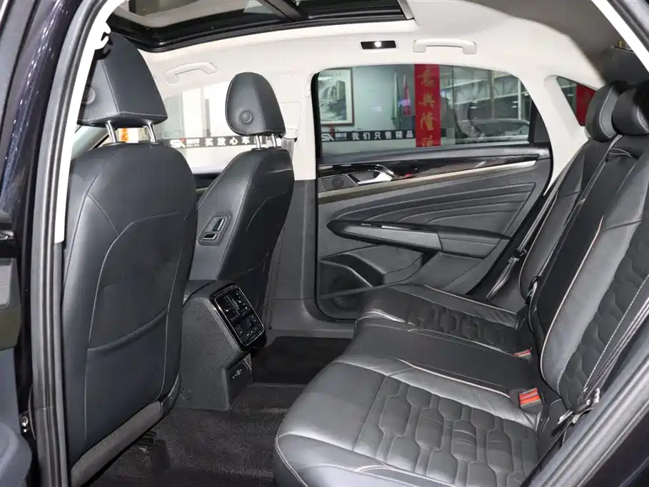 VOLKSWAGEN PASSAT 2020