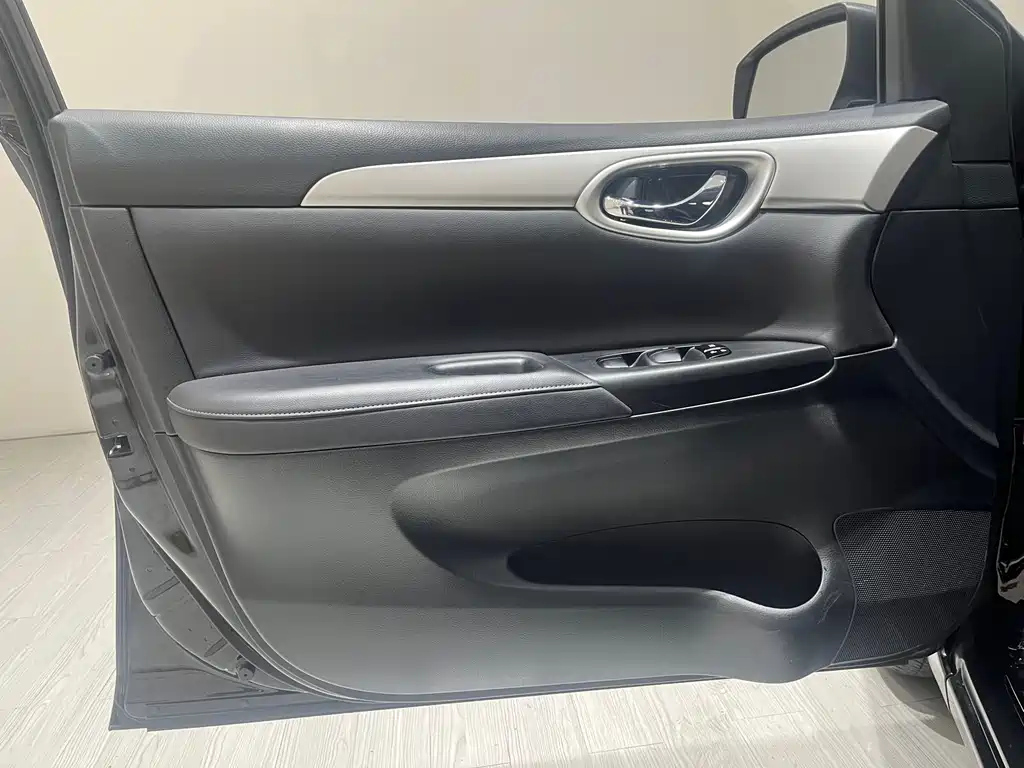 NISSAN SYLPHY 2022