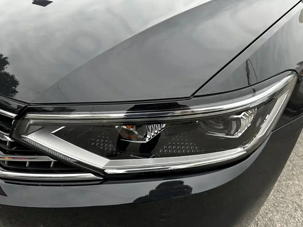 VOLKSWAGEN MAGOTAN 2023