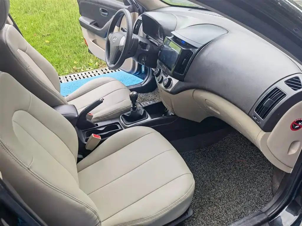HYUNDAI CELESTA 2012