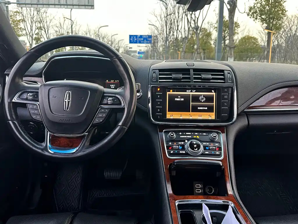 LINCOLN CONTINENTAL 2020