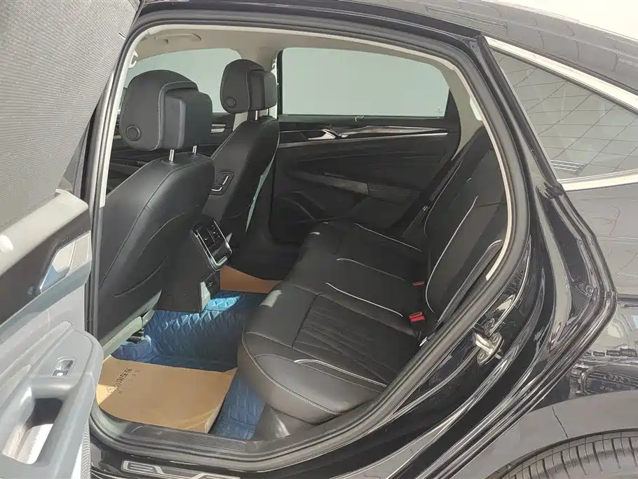 VOLKSWAGEN PASSAT 2022
