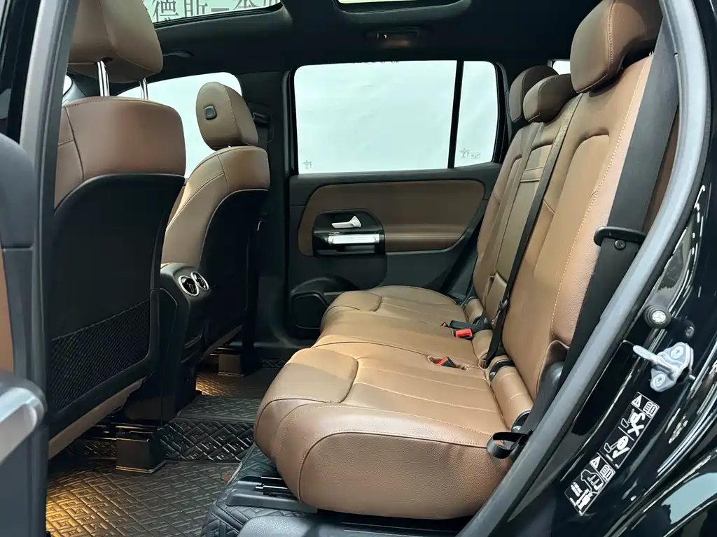 MERCEDES BENZ GLB 2023