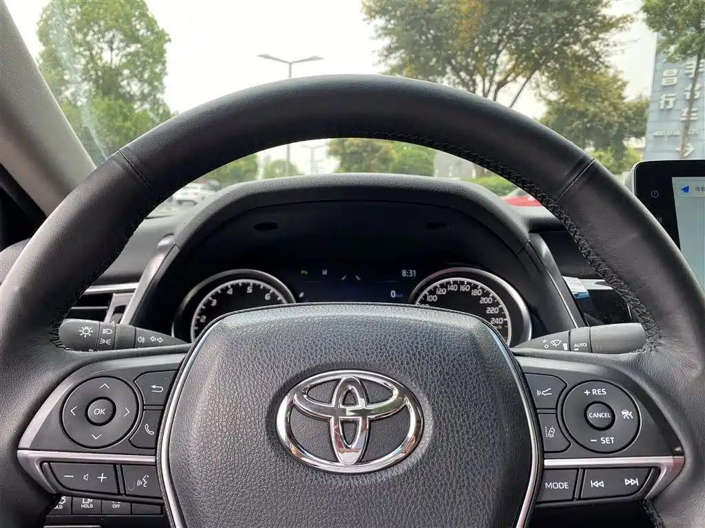 TOYOTA CAMRY 2023