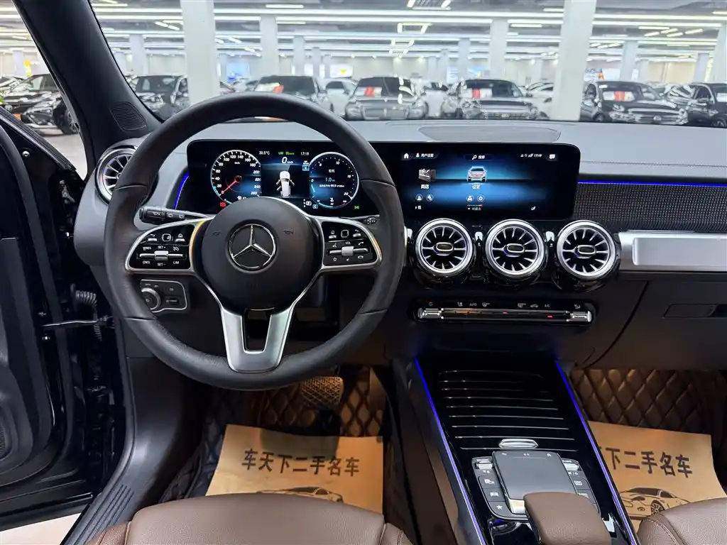 MERCEDES BENZ GLB 2023