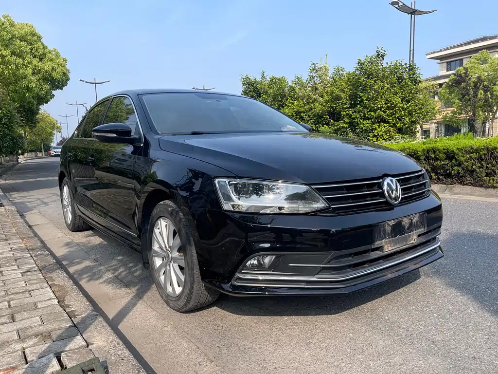 VOLKSWAGEN SAGITAR 2016