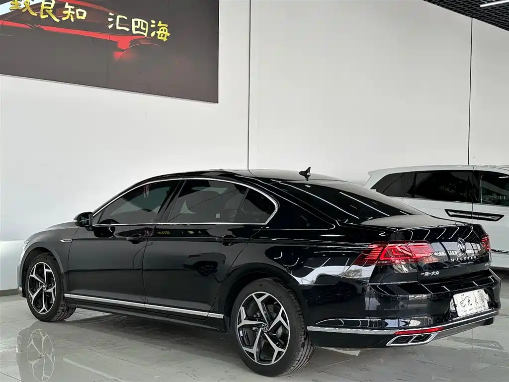 VOLKSWAGEN MAGOTAN 2024