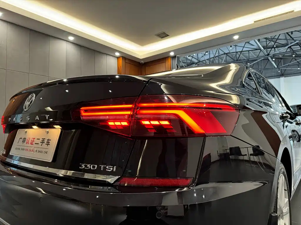 VOLKSWAGEN PASSAT 2020