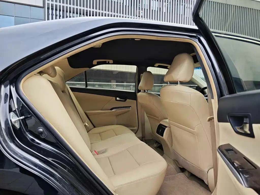 TOYOTA CAMRY 2016