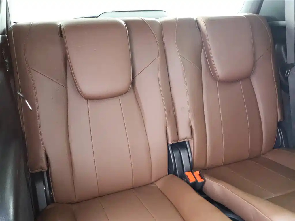 MERCEDES BENZ GLB 2023