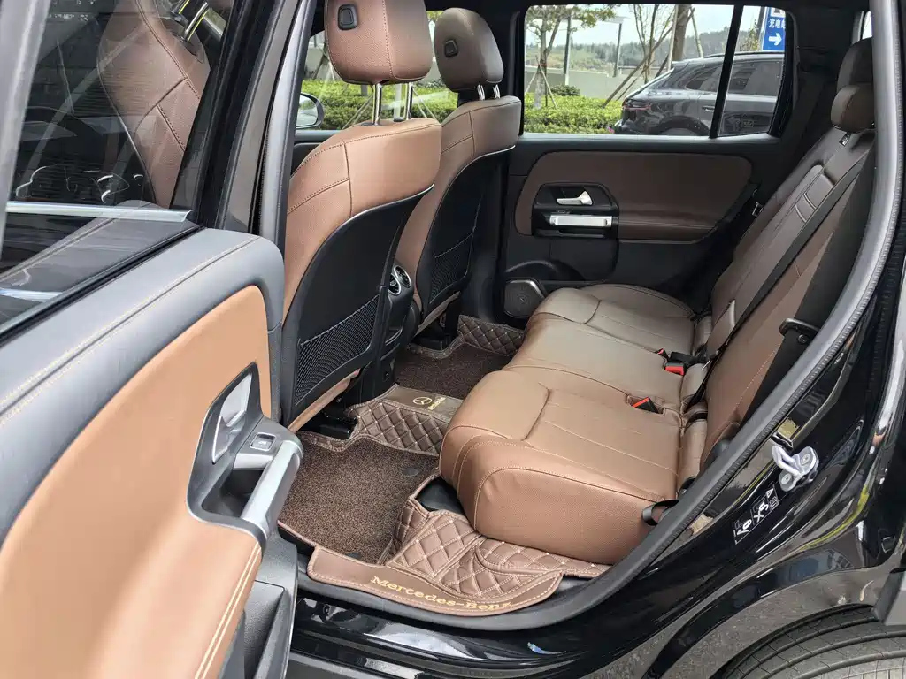 MERCEDES BENZ GLB 2023