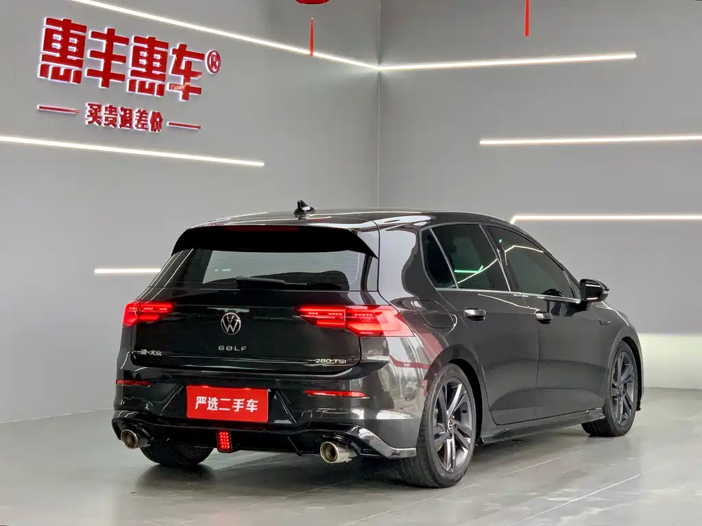 VOLKSWAGEN GOLF 2022