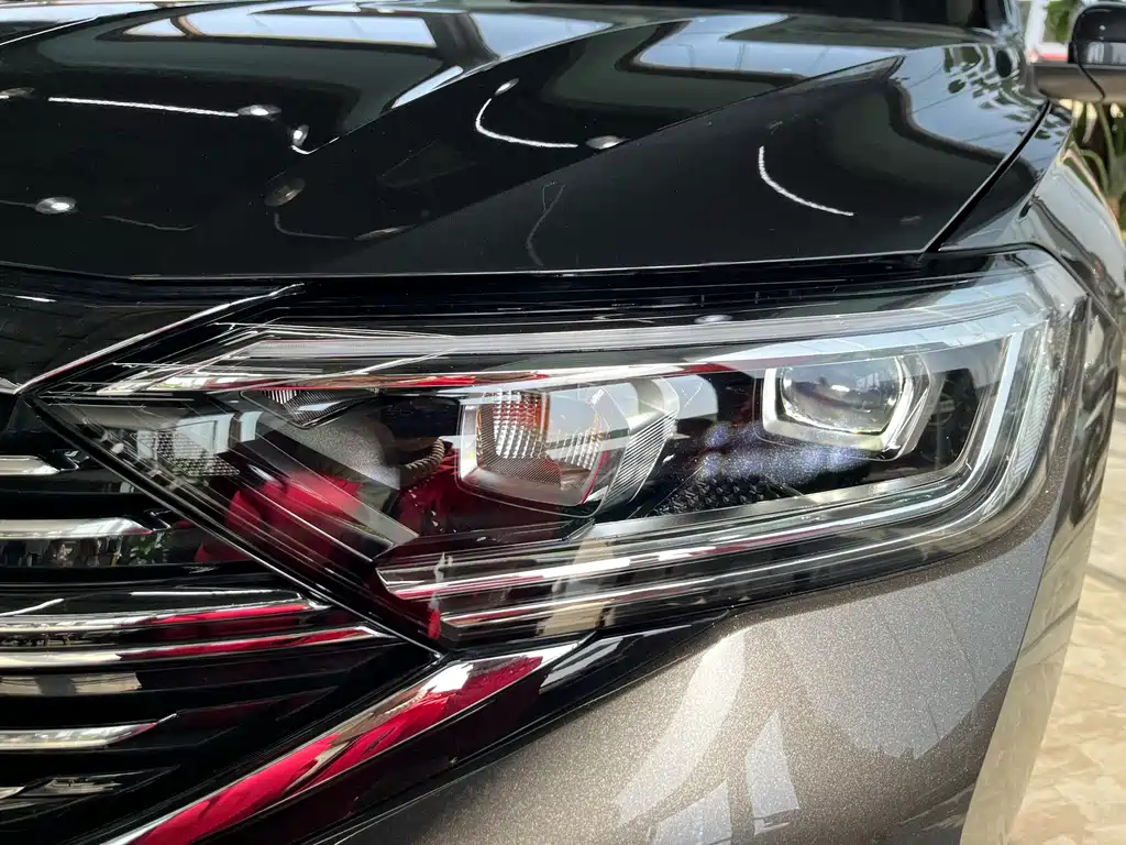 VOLKSWAGEN SAGITAR 2024