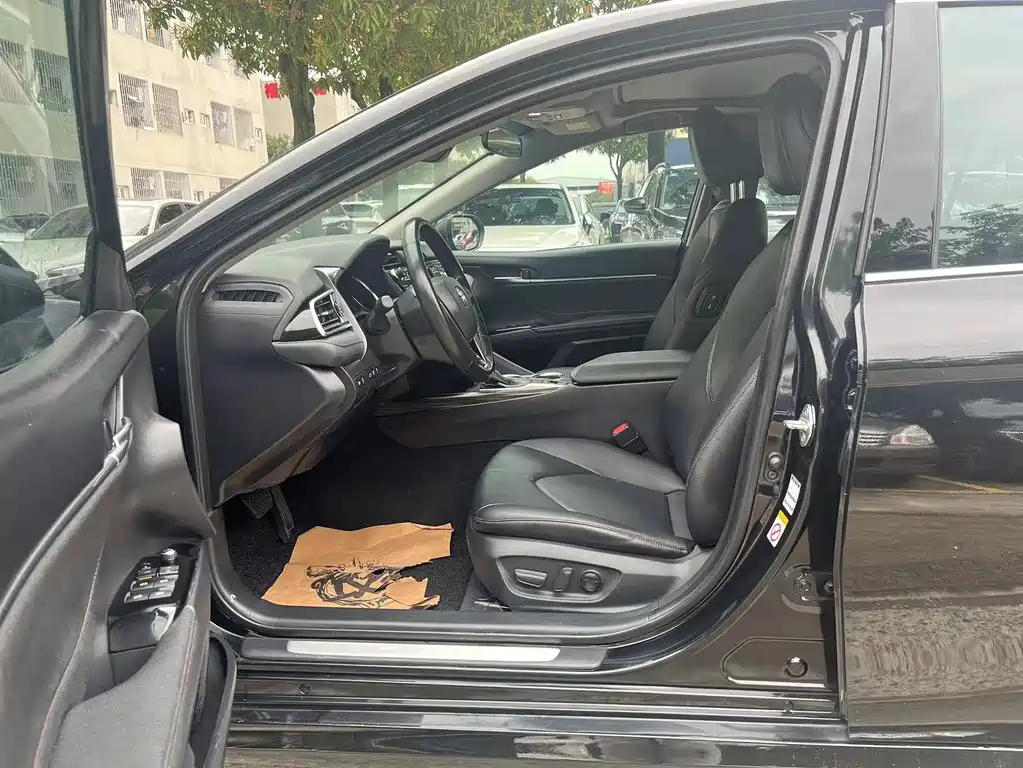 TOYOTA CAMRY 2019
