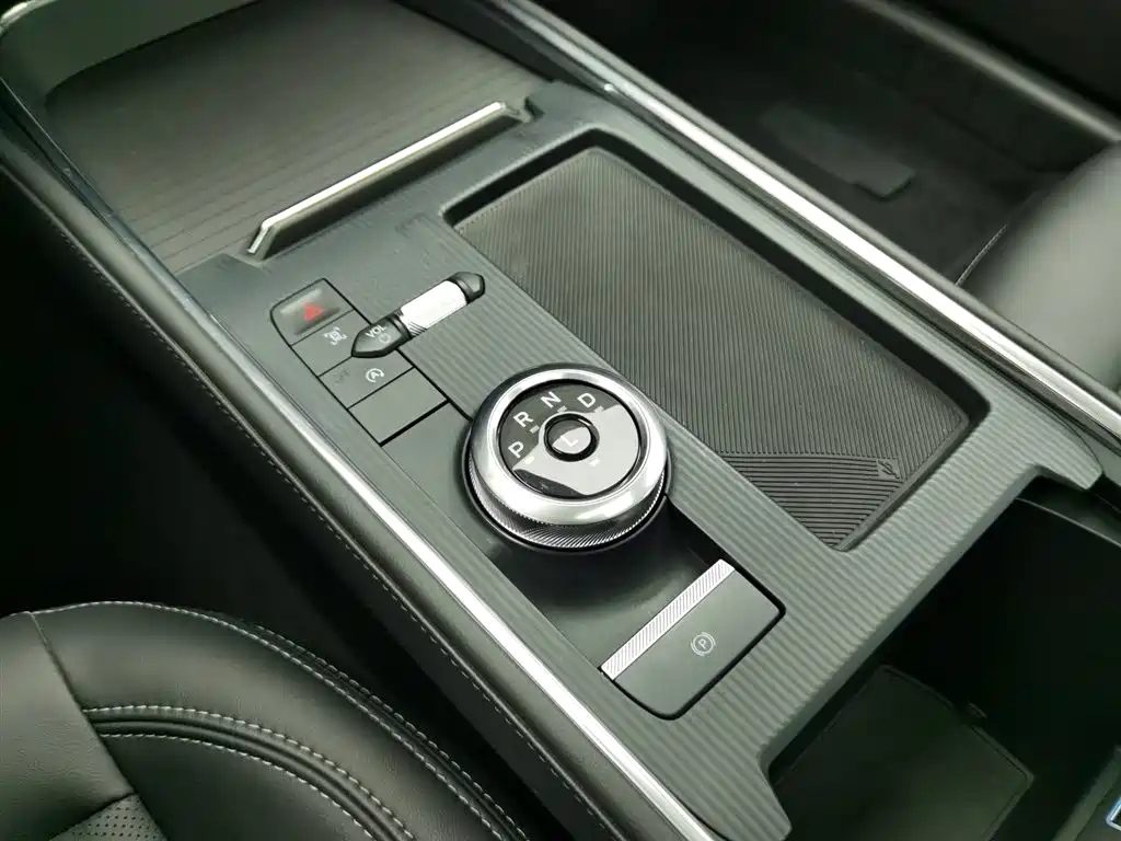 FORD MONDEO 2025