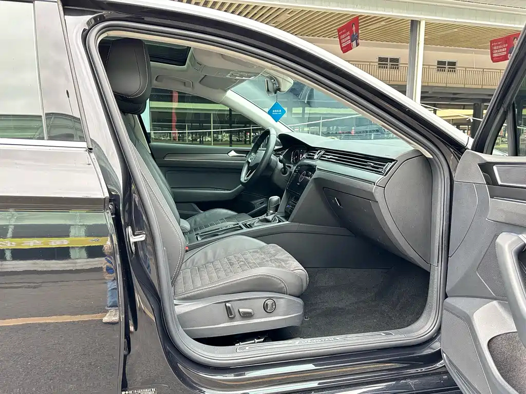 VOLKSWAGEN MAGOTAN 2021