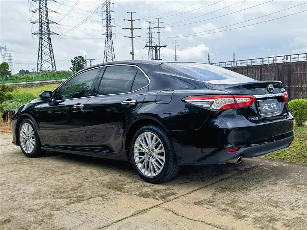 TOYOTA CAMRY 2019