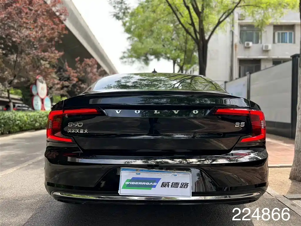 VOLVO S90 2021