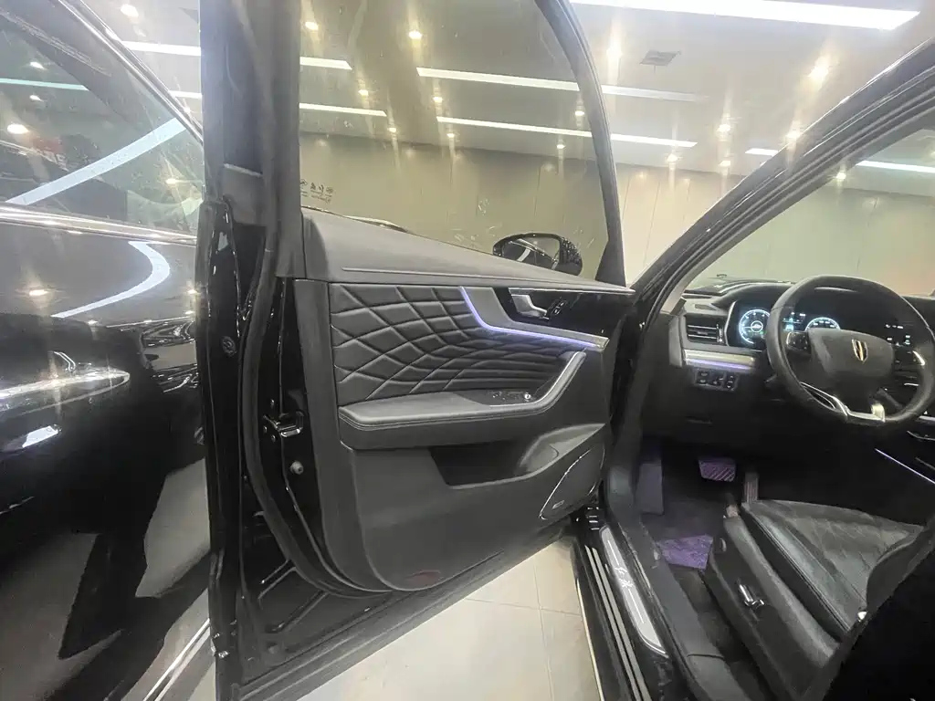 HONGQI HS5 2023