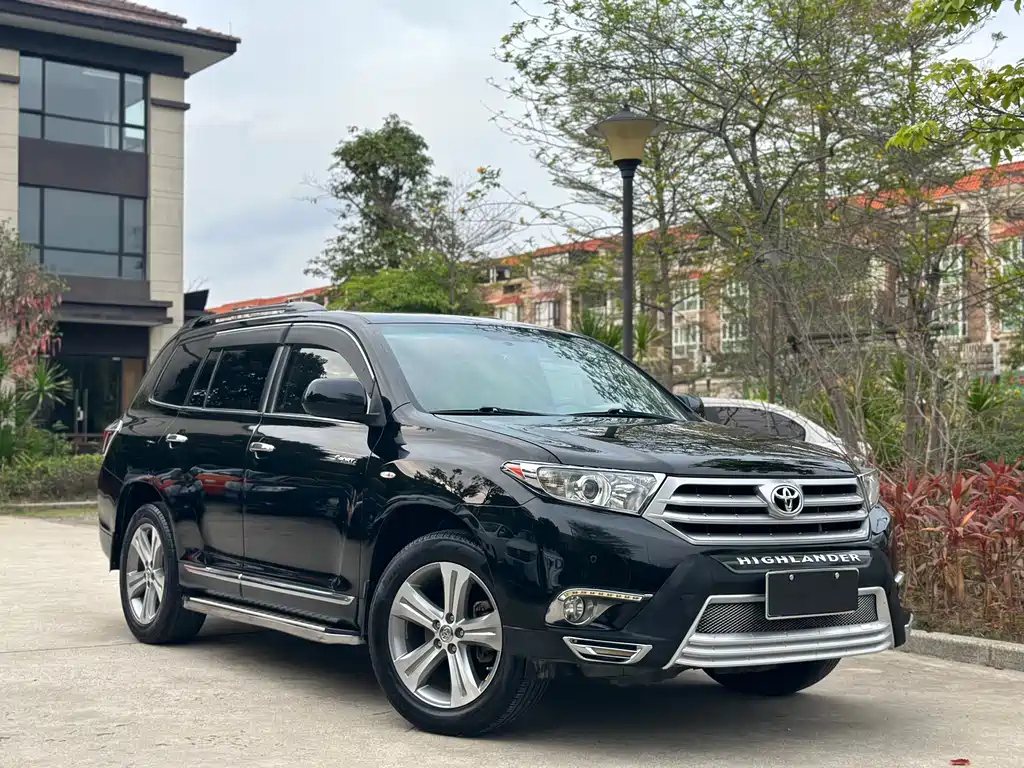 TOYOTA HIGHLANDER 2013