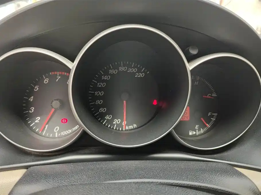 MAZDA 3 2010